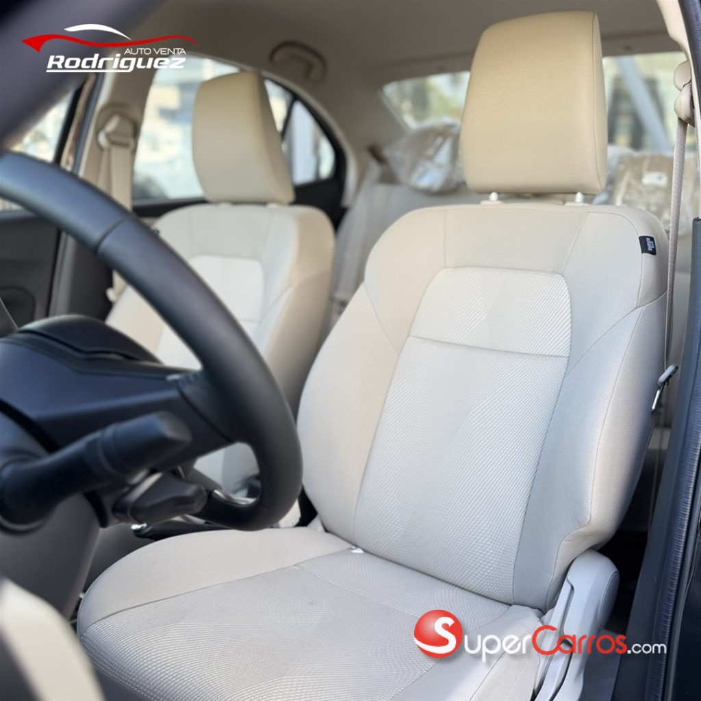 2026 Suzuki Dzire GLX — foto 3 / 12