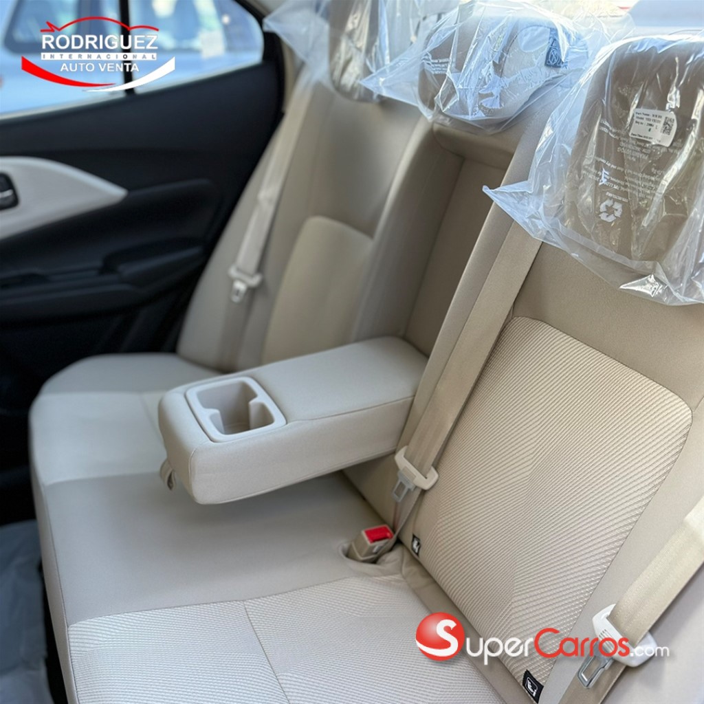 2026 Suzuki Dzire GLX — foto 10 / 12