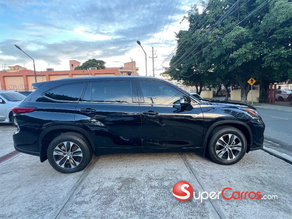 2020 Toyota Highlander XLE — foto 4 / 12