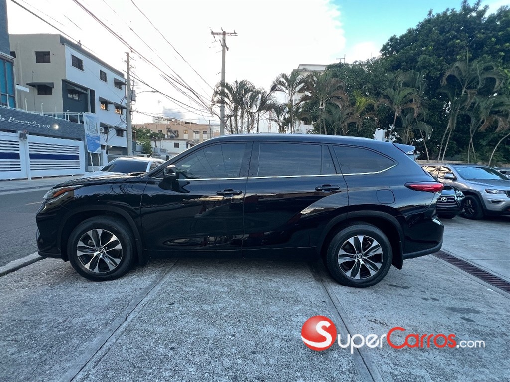 2020 Toyota Highlander XLE — foto 5 / 12