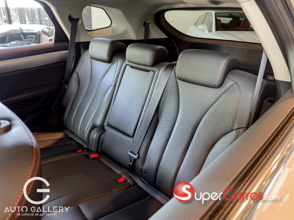 2022 BYD Tang — foto 10 / 12