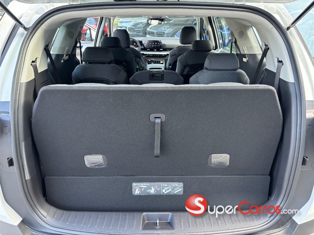 2026 Kia Carnival — foto 7 / 9