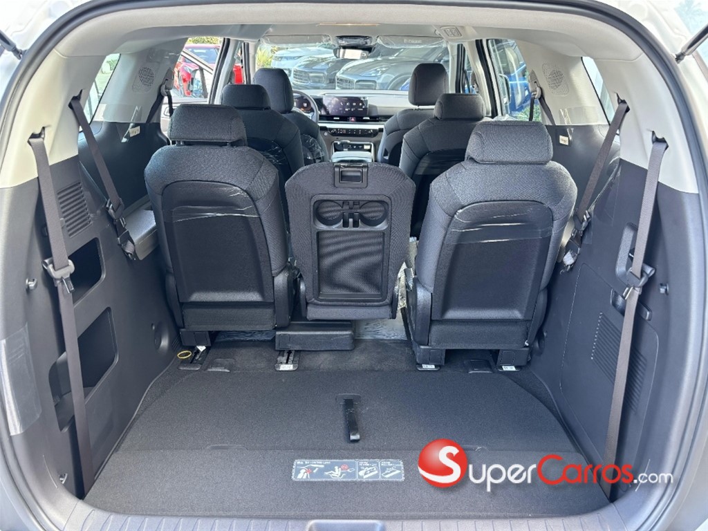 2026 Kia Carnival — foto 8 / 9