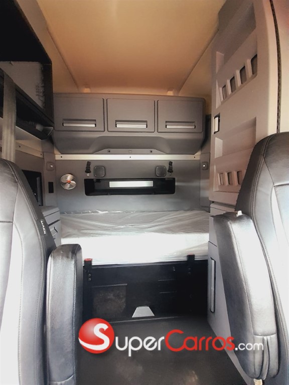 2019 Mack Anthem — foto 4 / 9