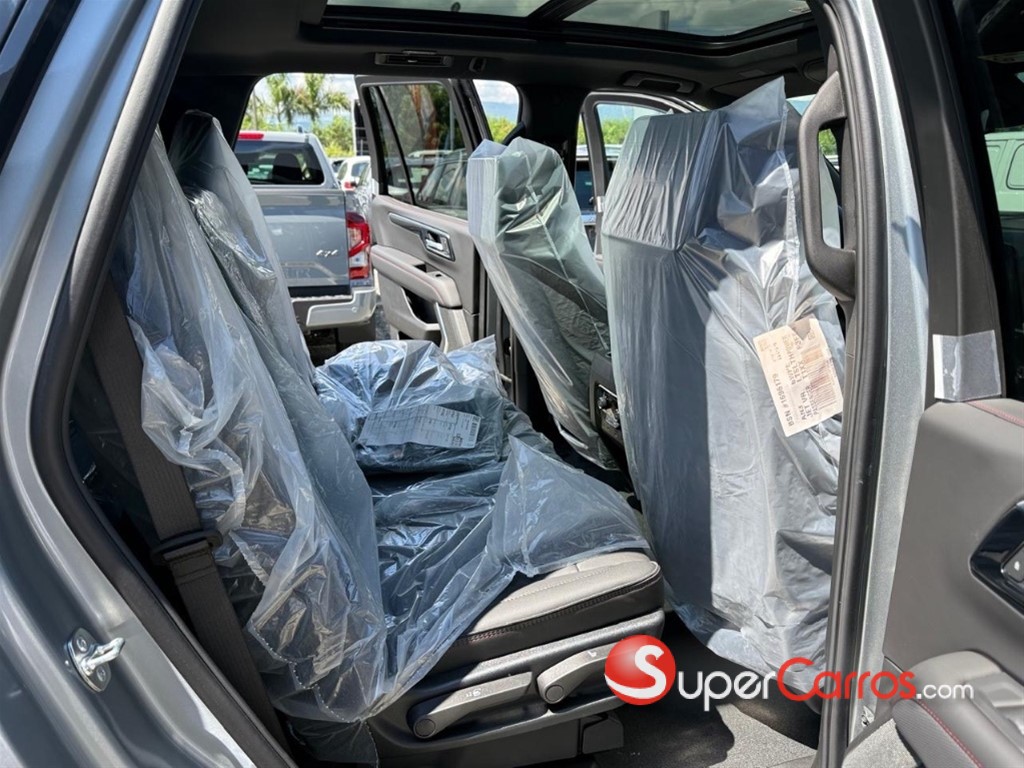 2026 Chevrolet Tahoe RST Duramax — foto 8 / 10