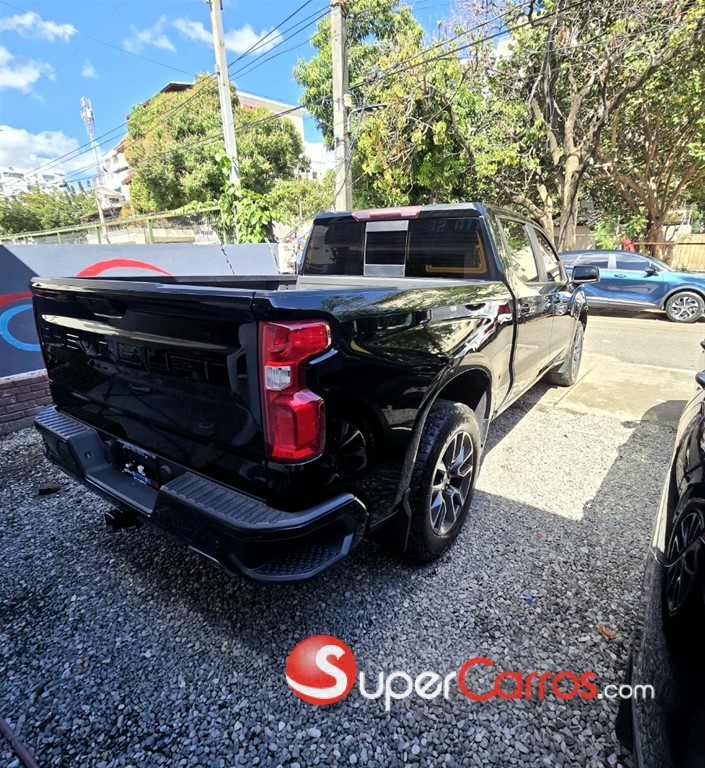 2020 Chevrolet Silverado RST — foto 5 / 11