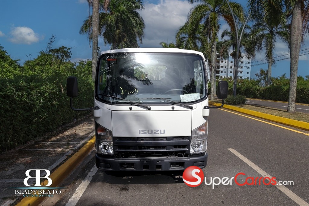 2026 Isuzu QMR 12 Pies — foto 2 / 10