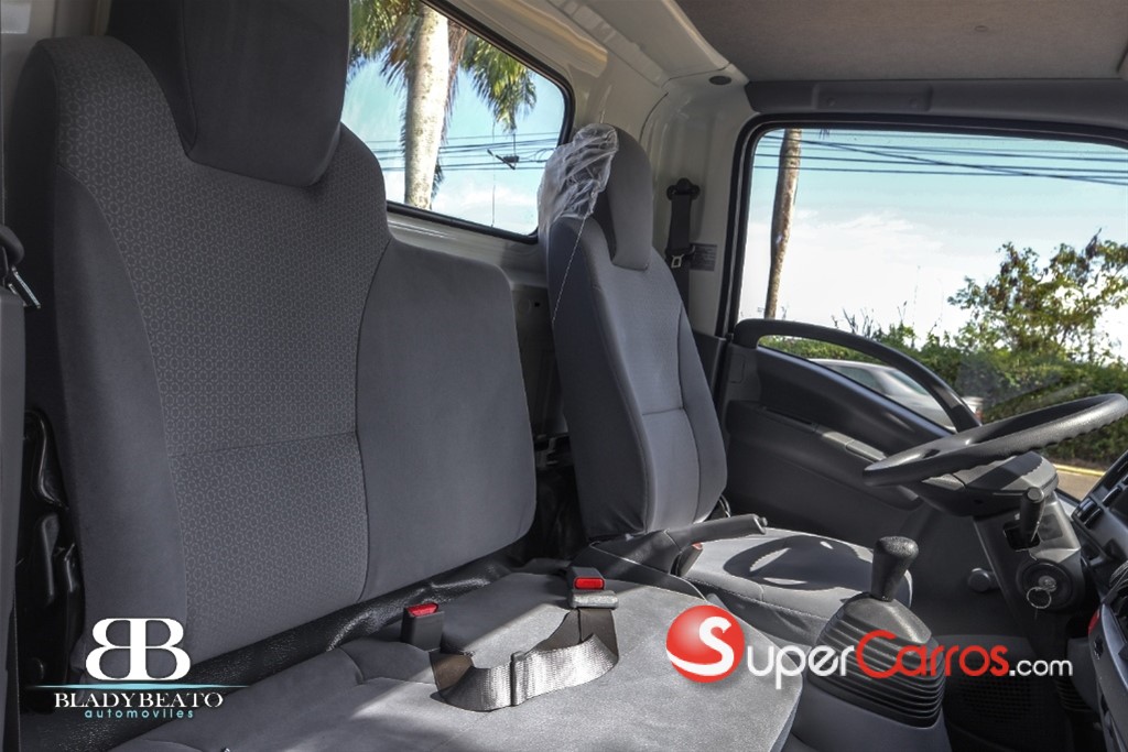 2026 Isuzu QMR 12 Pies — foto 5 / 10