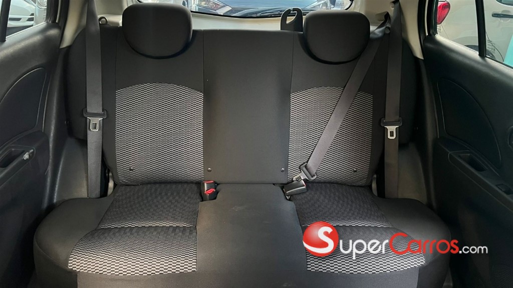 2019 Nissan March — foto 8 / 10