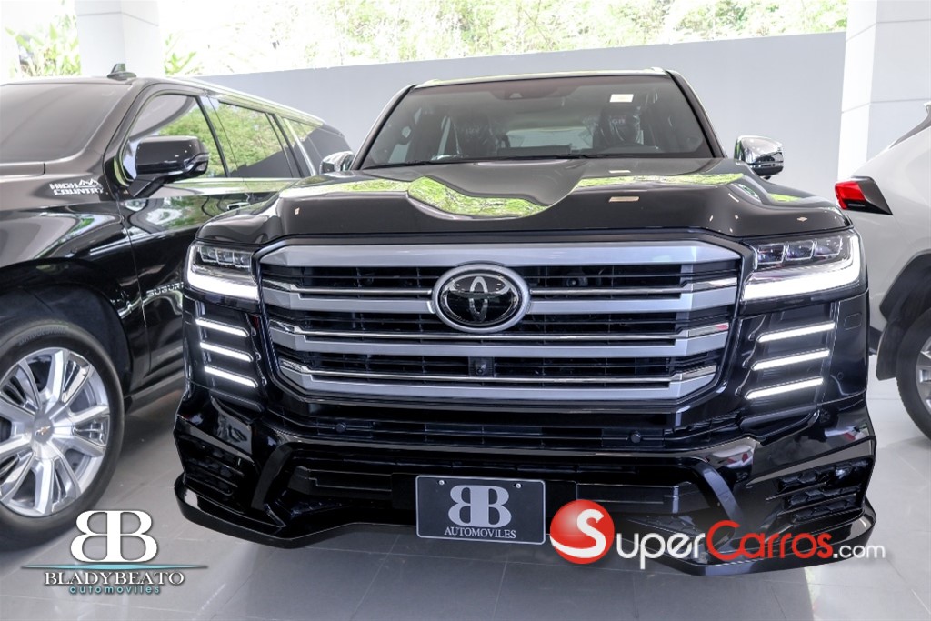2025 Toyota Land Cruiser 70 ANIVERSARIO — foto 2 / 9