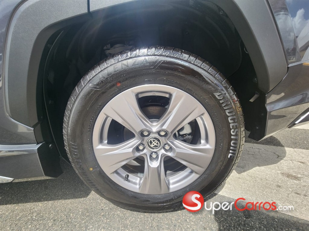 2025 Toyota RAV4 Sport — foto 2 / 8