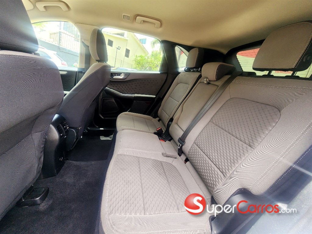 2020 Ford Escape SE — foto 8 / 10