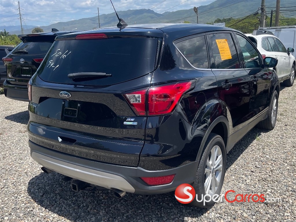 2019 Ford Escape SE — foto 3 / 8