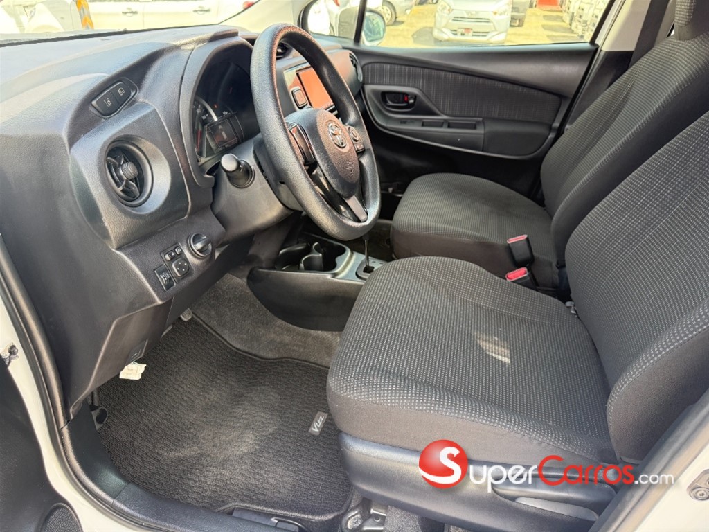 2020 Toyota VITZ — foto 2 / 12
