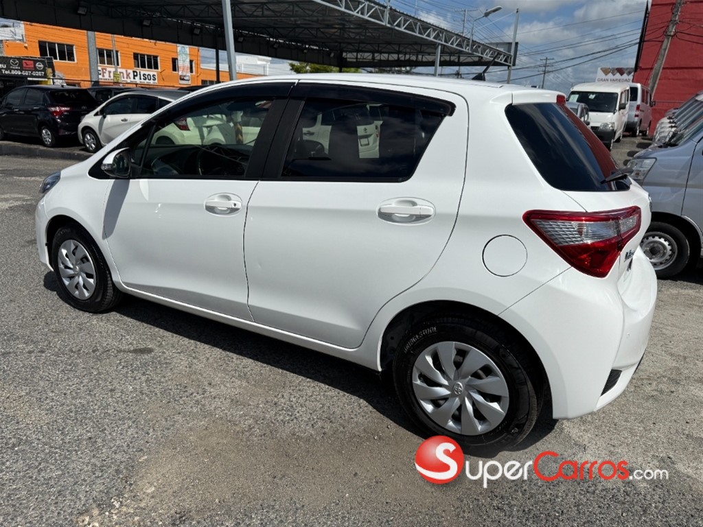 2020 Toyota VITZ — foto 3 / 12