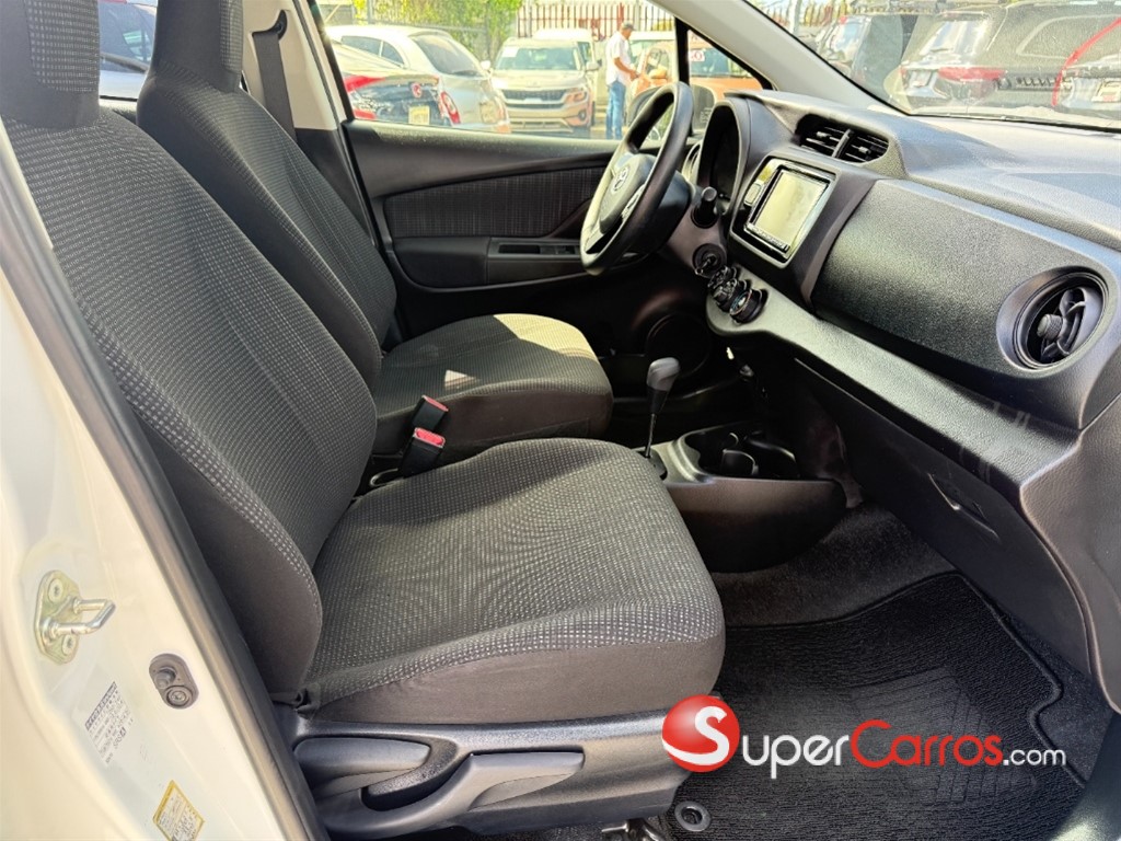 2020 Toyota VITZ — foto 12 / 12