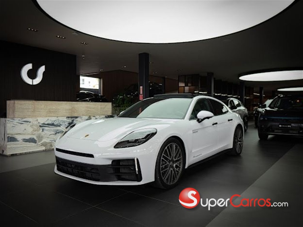 2025 Porsche Panamera 4