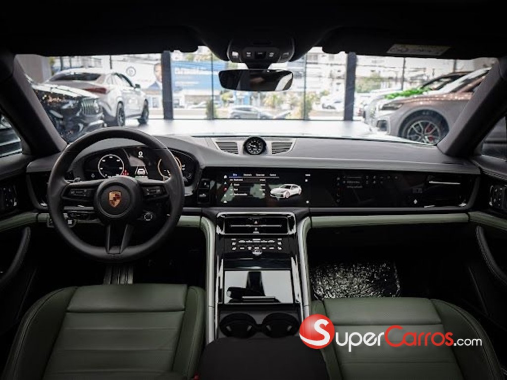 2025 Porsche Panamera 4 — foto 7 / 12