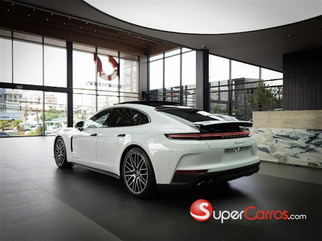 2025 Porsche Panamera 4 — foto 8 / 12