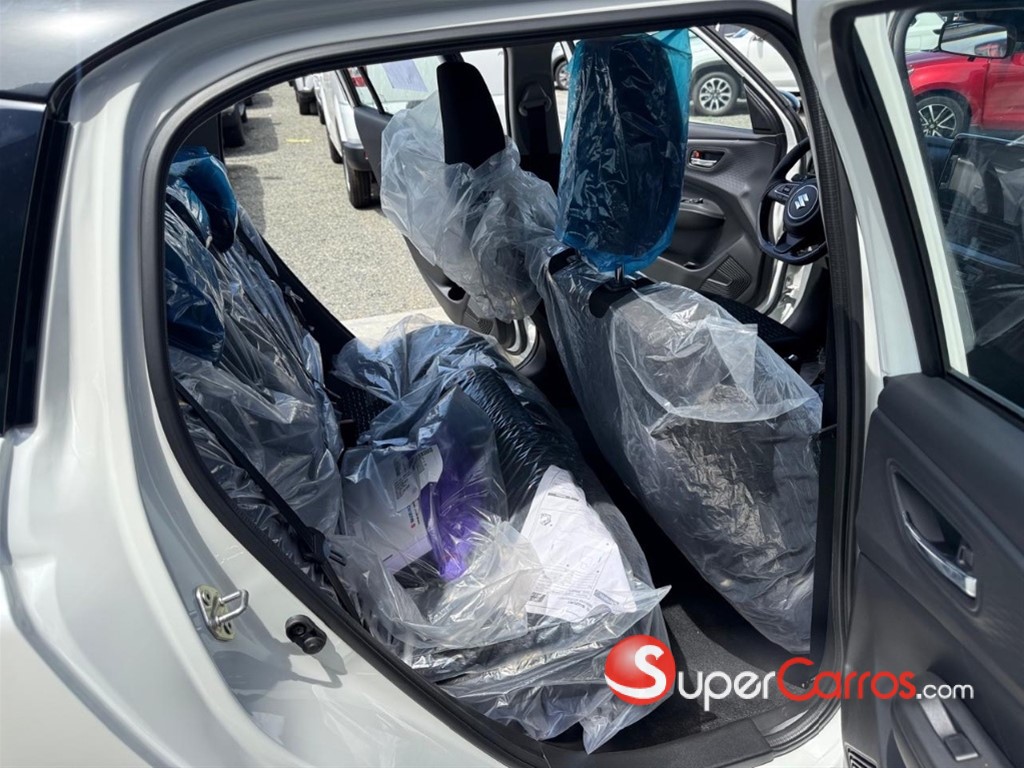 2026 Suzuki Swift GLX Hybrid — foto 8 / 9