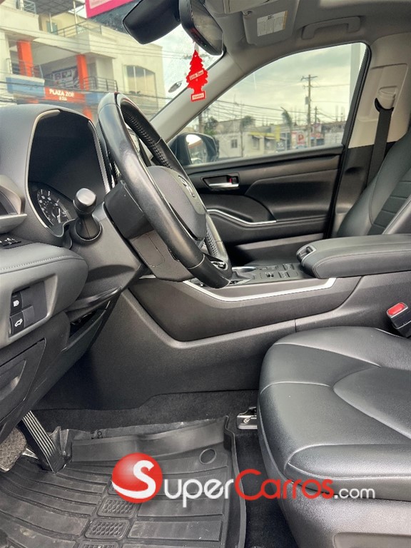 2020 Toyota Highlander Hybrid XLE — foto 5 / 9