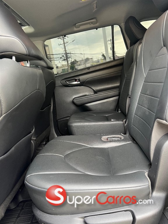 2020 Toyota Highlander Hybrid XLE — foto 7 / 9