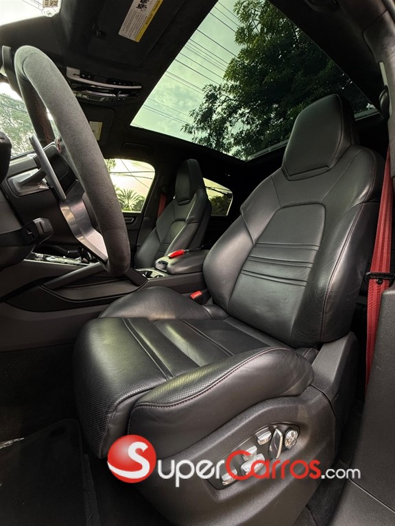 2021 Porsche Cayenne GTS — foto 9 / 12