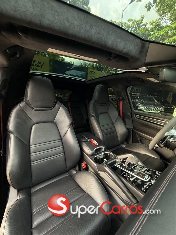 2021 Porsche Cayenne GTS — foto 10 / 12
