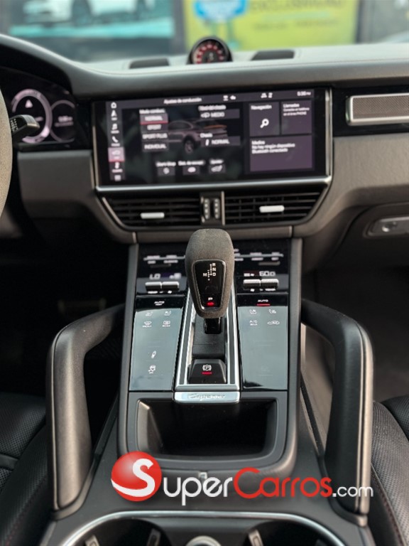 2021 Porsche Cayenne GTS — foto 11 / 12