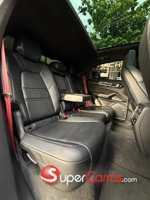 2021 Porsche Cayenne GTS — foto 12 / 12