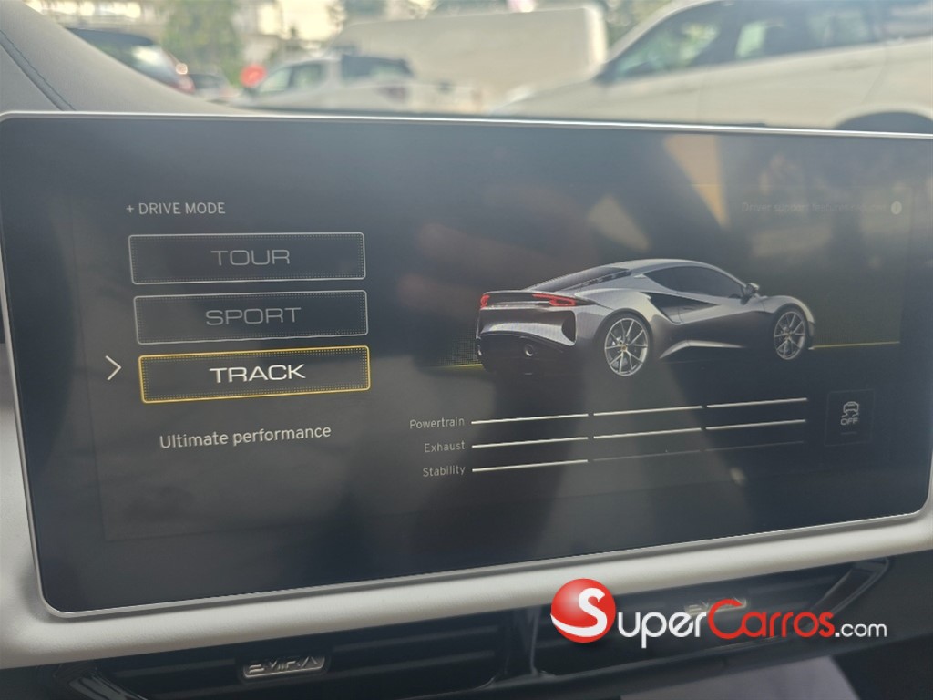 2025 Lotus Emira — foto 12 / 12