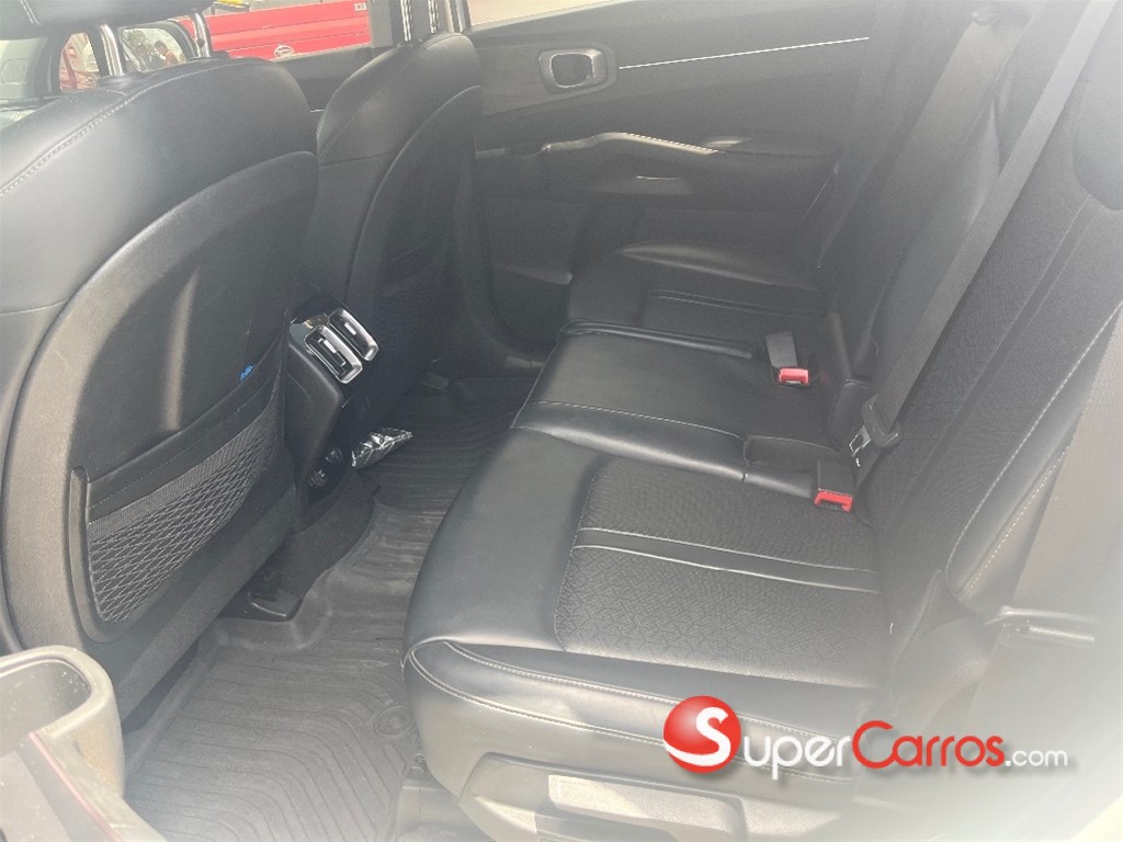 2022 Kia Sorento SXT — foto 8 / 9