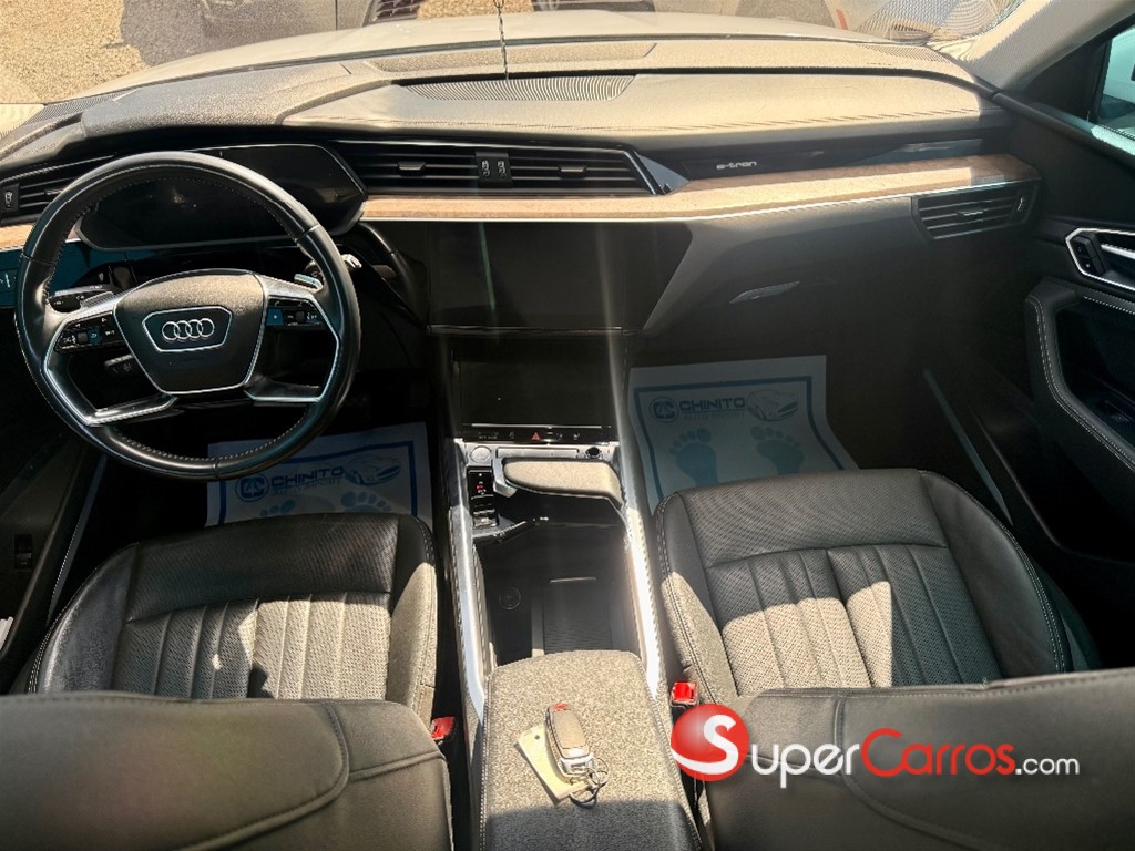 2019 Audi E-Tron Quattro Premium Plus — foto 8 / 12