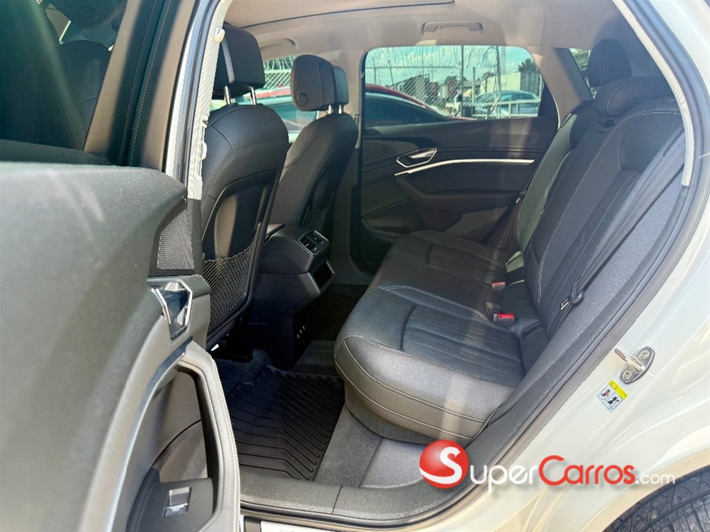 2019 Audi E-Tron Quattro Premium Plus — foto 10 / 12