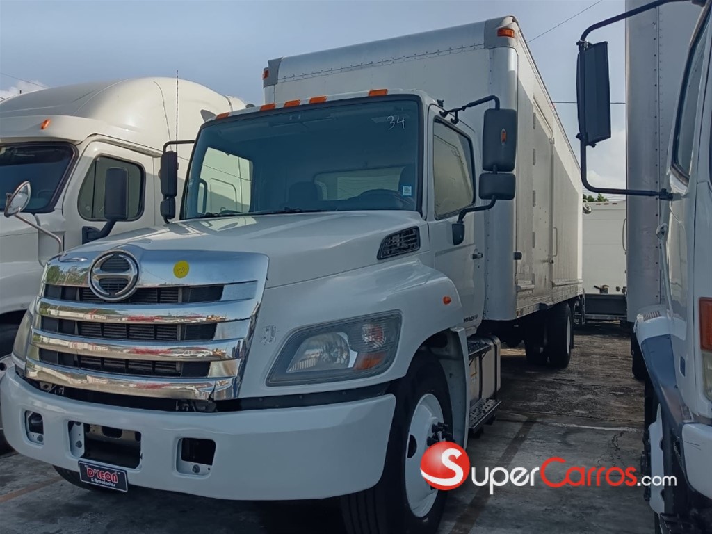 2016 Hino 268 — foto 2 / 10