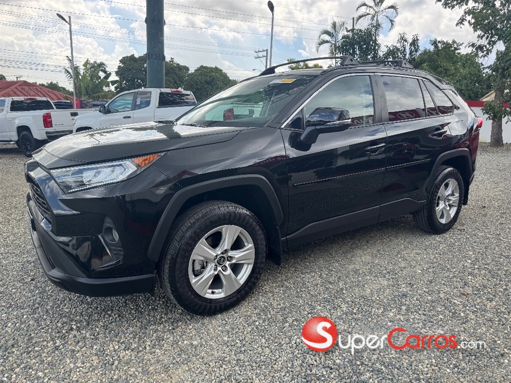 2021 Toyota RAV4 XLE PLUS — foto 2 / 10