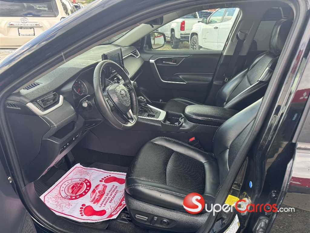 2021 Toyota RAV4 XLE PLUS — foto 7 / 10