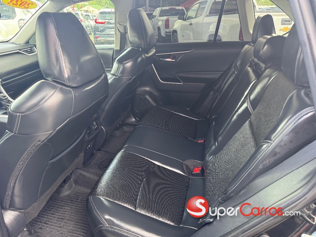 2021 Toyota RAV4 XLE PLUS — foto 8 / 10