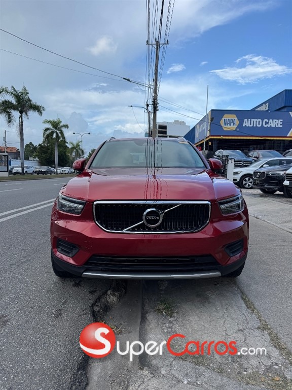 2019 Volvo XC40 Momentum — foto 2 / 10