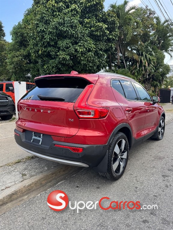 2019 Volvo XC40 Momentum — foto 3 / 10