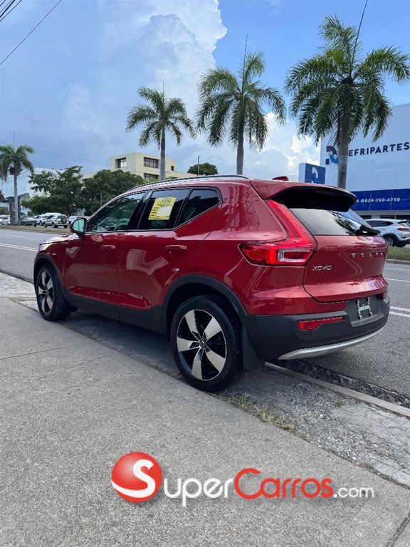 2019 Volvo XC40 Momentum — foto 4 / 10