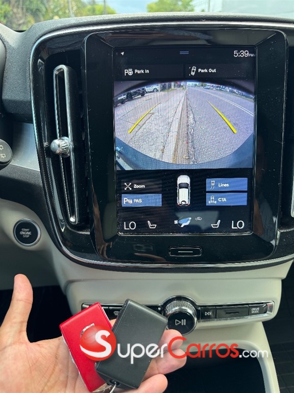 2019 Volvo XC40 Momentum — foto 9 / 10