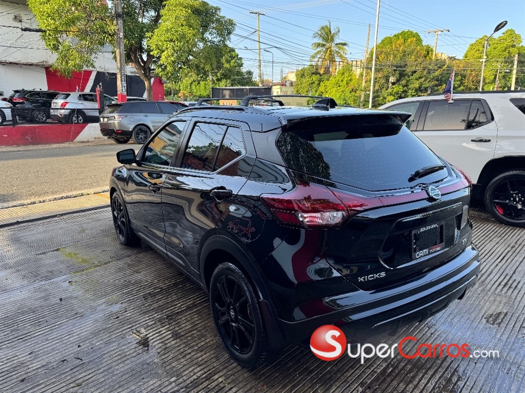 2021 Nissan Kicks SR — foto 4 / 12