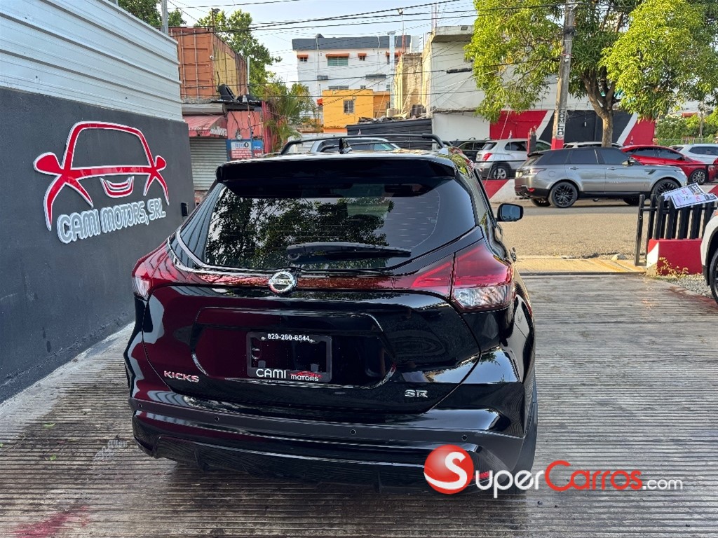 2021 Nissan Kicks SR — foto 6 / 12