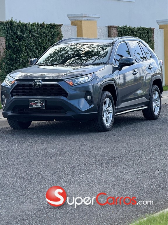 2019 Toyota RAV4 XLE — foto 2 / 9