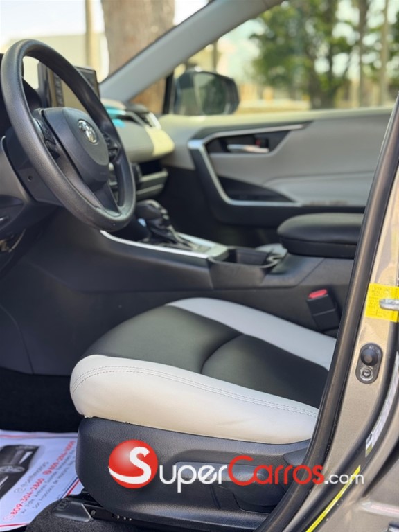 2019 Toyota RAV4 XLE — foto 3 / 9
