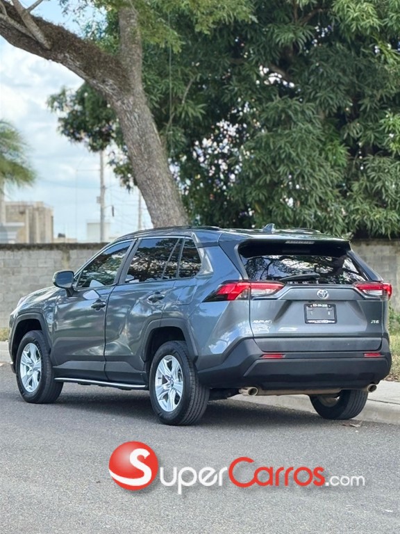 2019 Toyota RAV4 XLE — foto 4 / 9