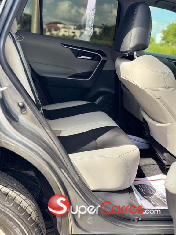 2019 Toyota RAV4 XLE — foto 6 / 9