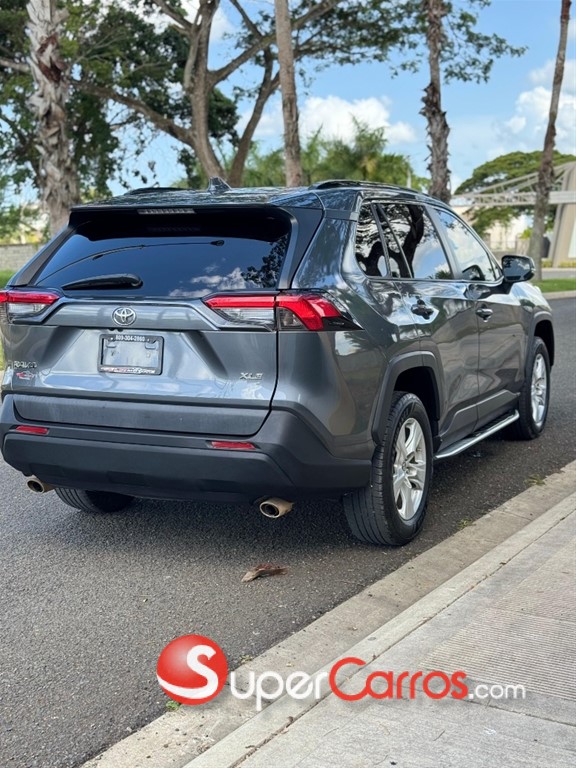 2019 Toyota RAV4 XLE — foto 7 / 9