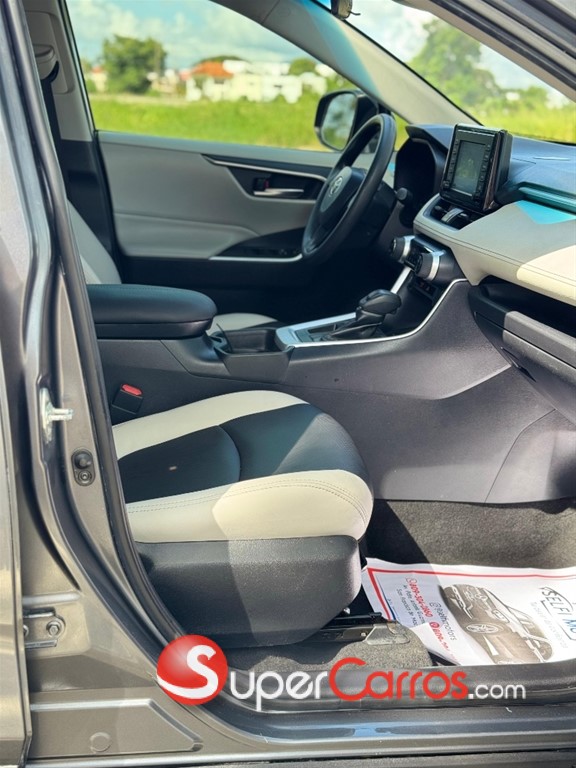 2019 Toyota RAV4 XLE — foto 8 / 9